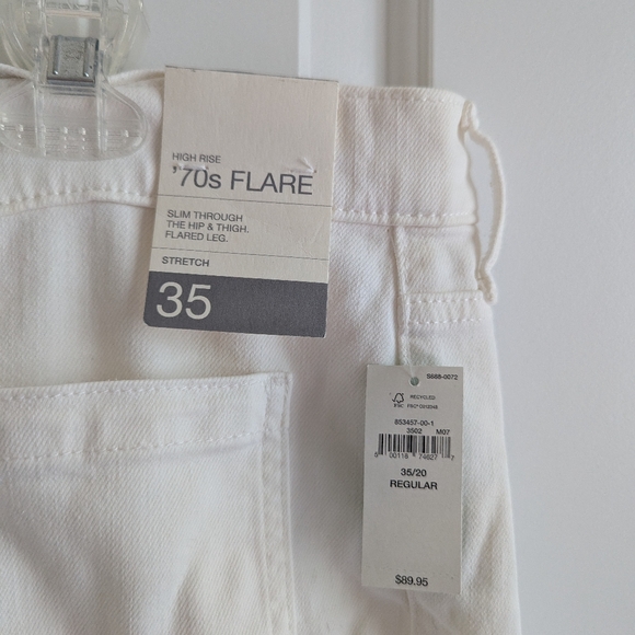 NWT Gap HIGH RISE 70s FLARE Plus Size 35 Women's White Jeans - Picture 2 of 13